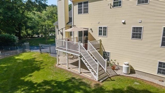 128 Memorial Dr, Shrewsbury, MA 01545