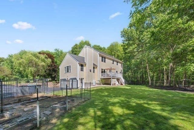 128 Memorial Dr, Shrewsbury, MA 01545