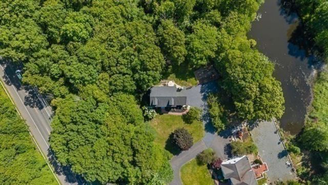 128 Memorial Dr, Shrewsbury, MA 01545