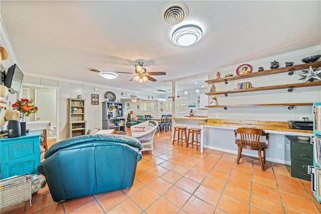 750 Burkshire Dr, Corpus Christi, TX 78412