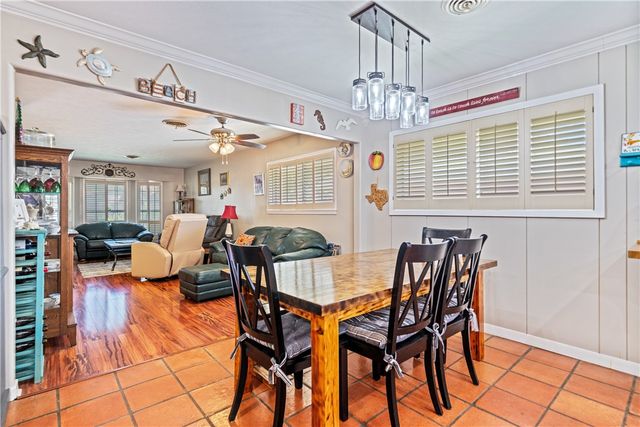 750 Burkshire Dr, Corpus Christi, TX 78412