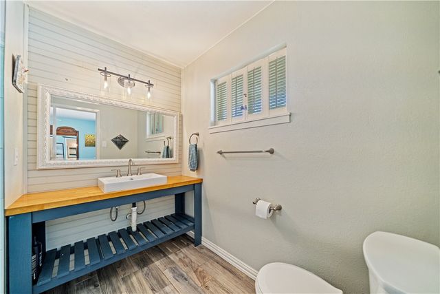 750 Burkshire Dr, Corpus Christi, TX 78412