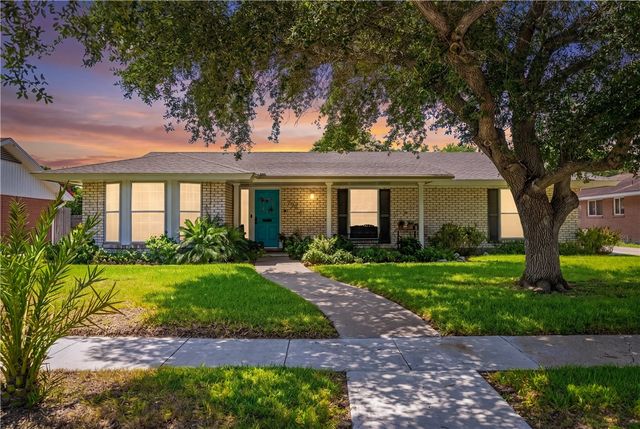 750 Burkshire Dr, Corpus Christi, TX 78412
