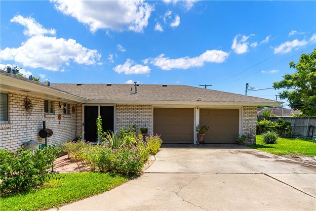 750 Burkshire Dr, Corpus Christi, TX 78412