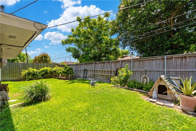 750 Burkshire Dr, Corpus Christi, TX 78412