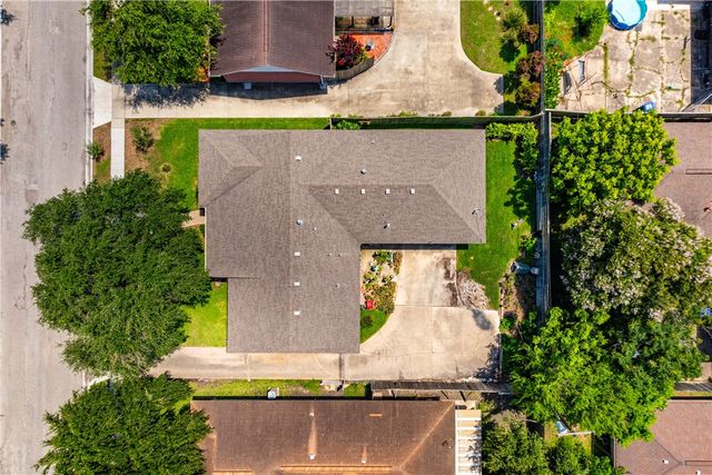 750 Burkshire Dr, Corpus Christi, TX 78412