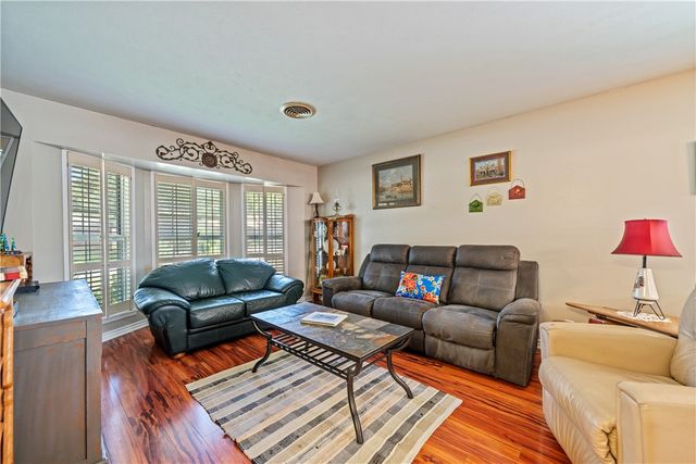 750 Burkshire Dr, Corpus Christi, TX 78412
