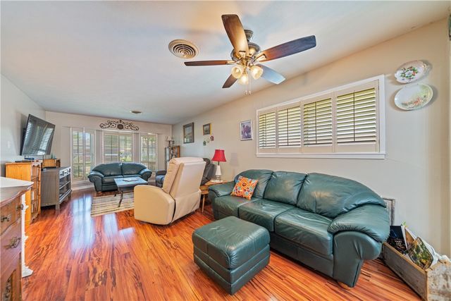 750 Burkshire Dr, Corpus Christi, TX 78412