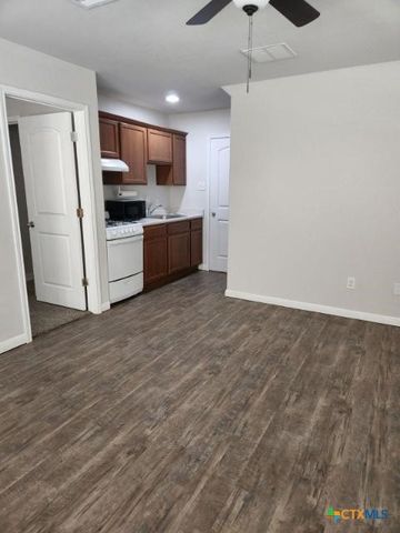 260 Trestle Tree C, San Marcos, TX 78666