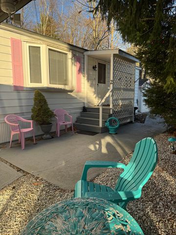 2 Wagon Drive, Brattleboro, VT 05301