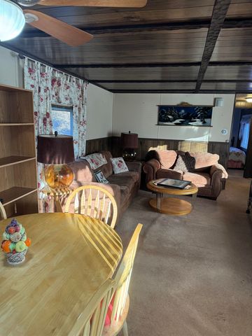 2 Wagon Drive, Brattleboro, VT 05301