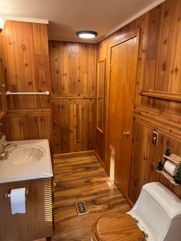 2 Wagon Drive, Brattleboro, VT 05301