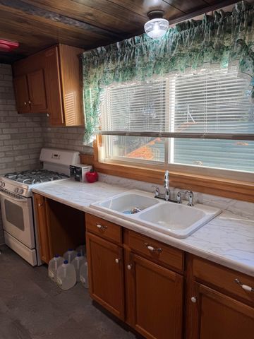 2 Wagon Drive, Brattleboro, VT 05301