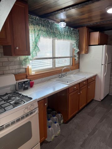 2 Wagon Drive, Brattleboro, VT 05301
