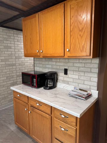 2 Wagon Drive, Brattleboro, VT 05301