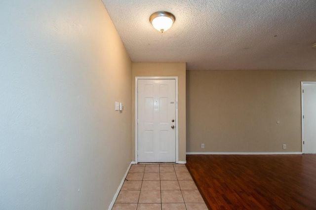 704 Thomas Chapel Drive, Arlington, TX 76014