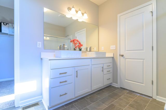 8999 Hawk Hill Way, Plain City, OH 43064