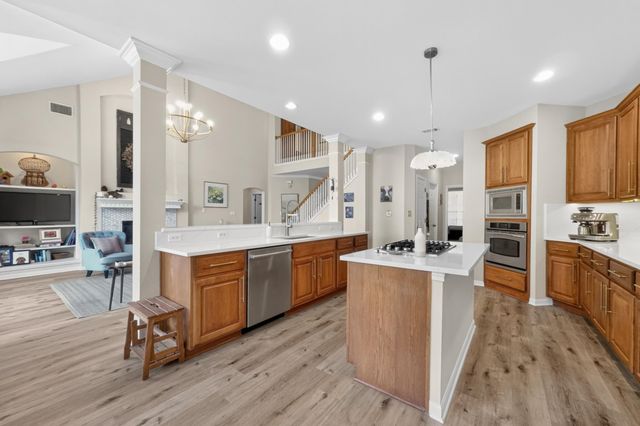 7124 Via Dono DR, Austin, TX 78749
