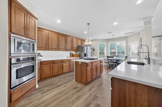 7124 Via Dono DR, Austin, TX 78749
