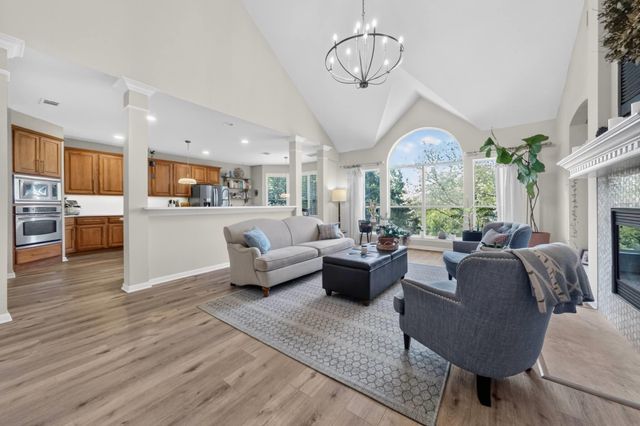 7124 Via Dono DR, Austin, TX 78749