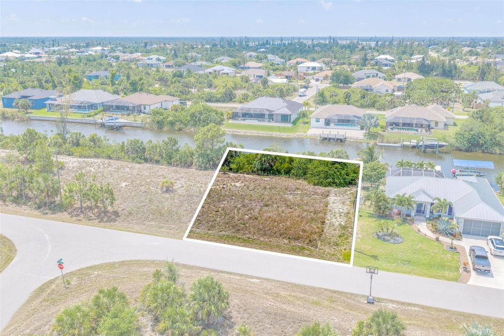 15424 HENNIPEN CIRCLE, Port Charlotte, FL 33981