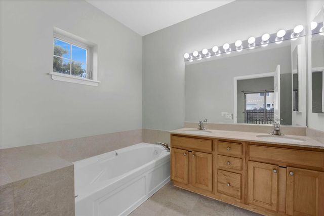 9222 Ewing Avenue 102, Evanston, IL 60203
