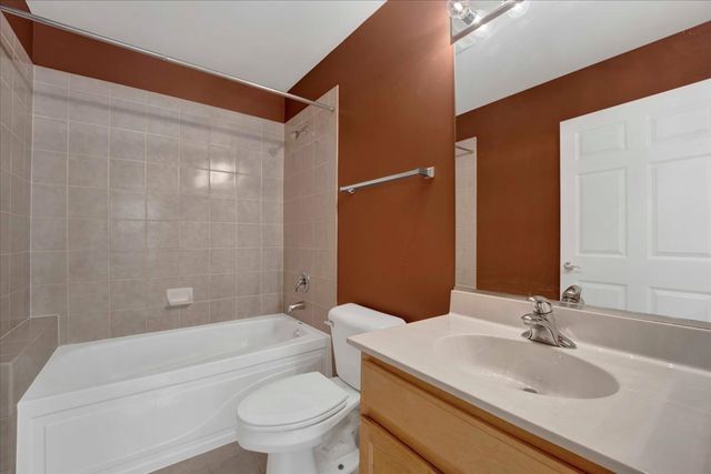 9222 Ewing Avenue 102, Evanston, IL 60203