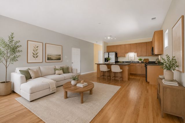 9222 Ewing Avenue 102, Evanston, IL 60203