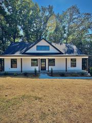 6390 Francis Ferry Rd, Mcminnville, TN 37110