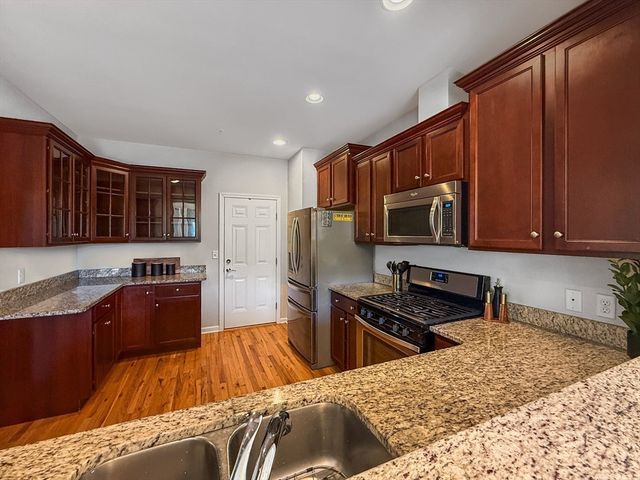 11 Crispwater 11, Hopkinton, MA 01748