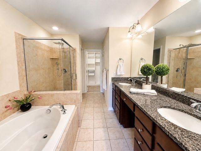 11 Crispwater 11, Hopkinton, MA 01748