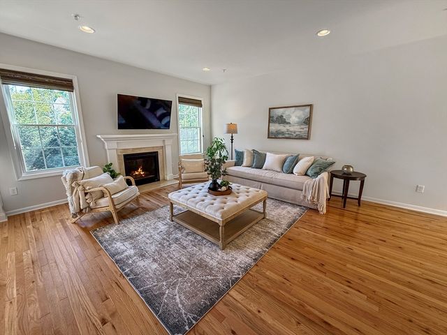 11 Crispwater 11, Hopkinton, MA 01748