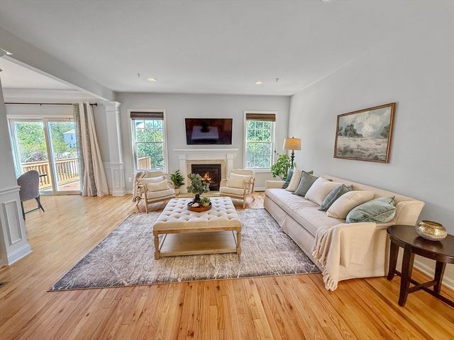 11 Crispwater 11, Hopkinton, MA 01748