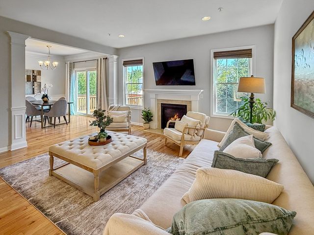 11 Crispwater 11, Hopkinton, MA 01748