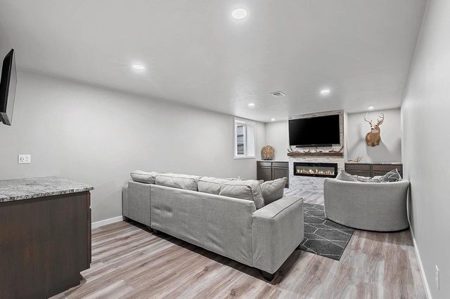 2066 FESCUE WAY, Suamico, WI 54313