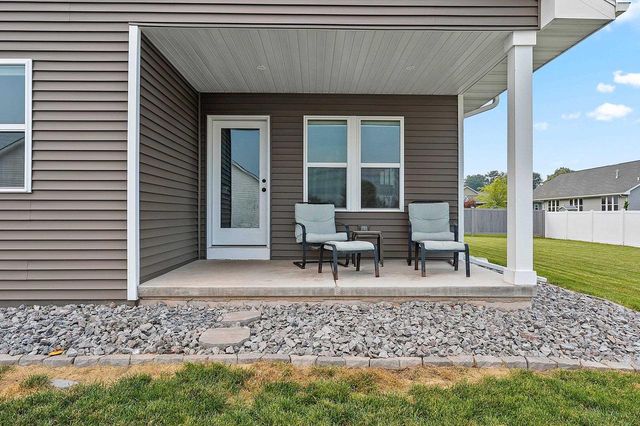 2066 FESCUE WAY, Suamico, WI 54313