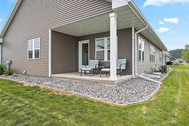 2066 FESCUE WAY, Suamico, WI 54313