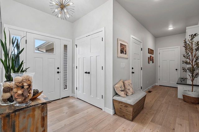 2066 FESCUE WAY, Suamico, WI 54313