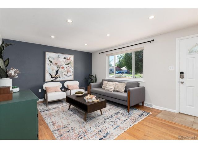 362 S Salem St, Aurora, CO 80012