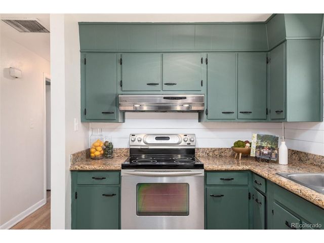 362 S Salem St, Aurora, CO 80012