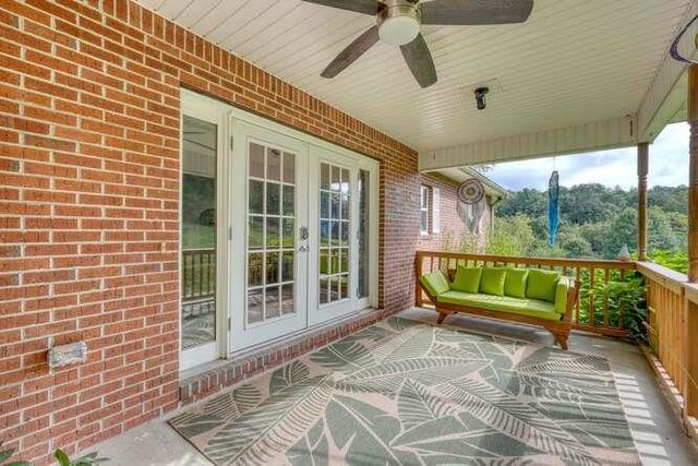 147 Sawyer Cove Road, Hayesville, NC 28904