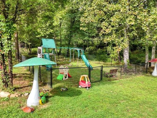 147 Sawyer Cove Road, Hayesville, NC 28904