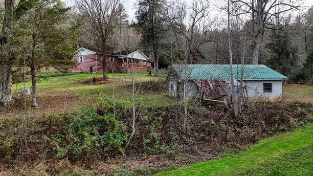 147 Sawyer Cove Road, Hayesville, NC 28904