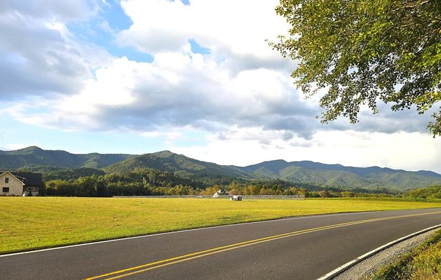 147 Sawyer Cove Road, Hayesville, NC 28904