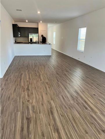 543 Gabbro GDN, San Marcos, TX 78656