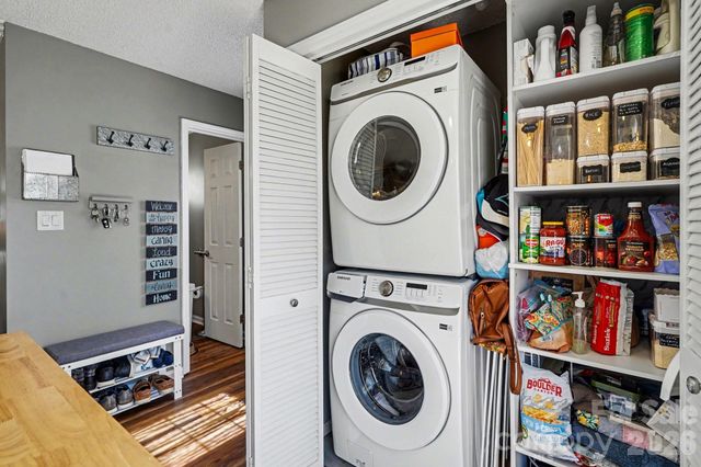 2724 Artesian Court, Charlotte, NC 28270