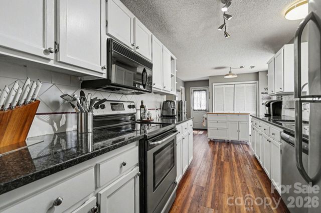 2724 Artesian Court, Charlotte, NC 28270