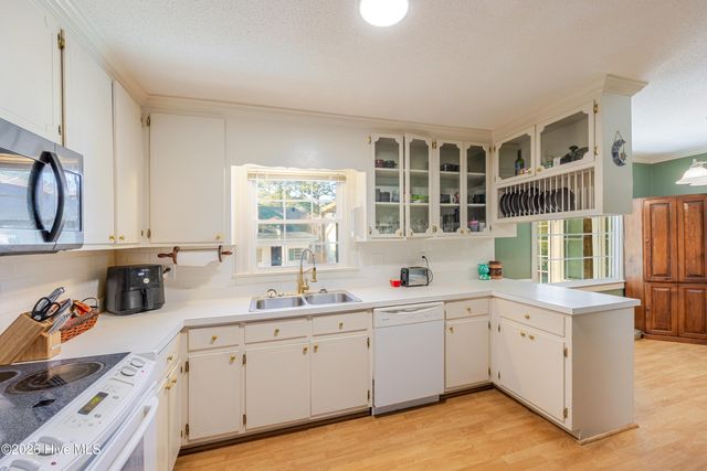 2405 Williamsburg Drive NW, Wilson, NC 27896