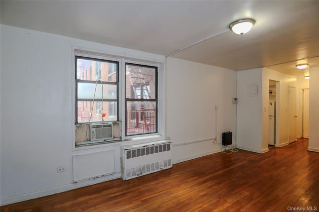 8720 175th Street 3J, Jamaica, NY 11432