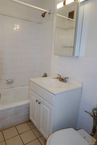 8720 175th Street 3J, Jamaica, NY 11432